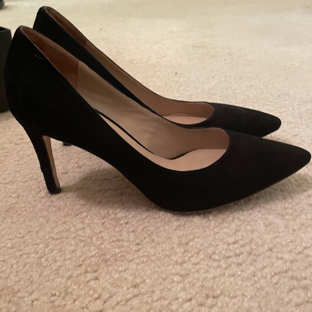 Via spiga carola black suede heels